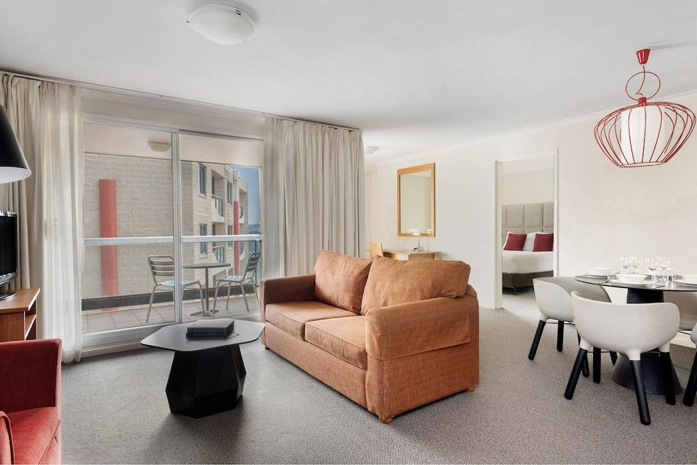 Aparthotel Mantra On Northbourne à Canberra Extérieur photo