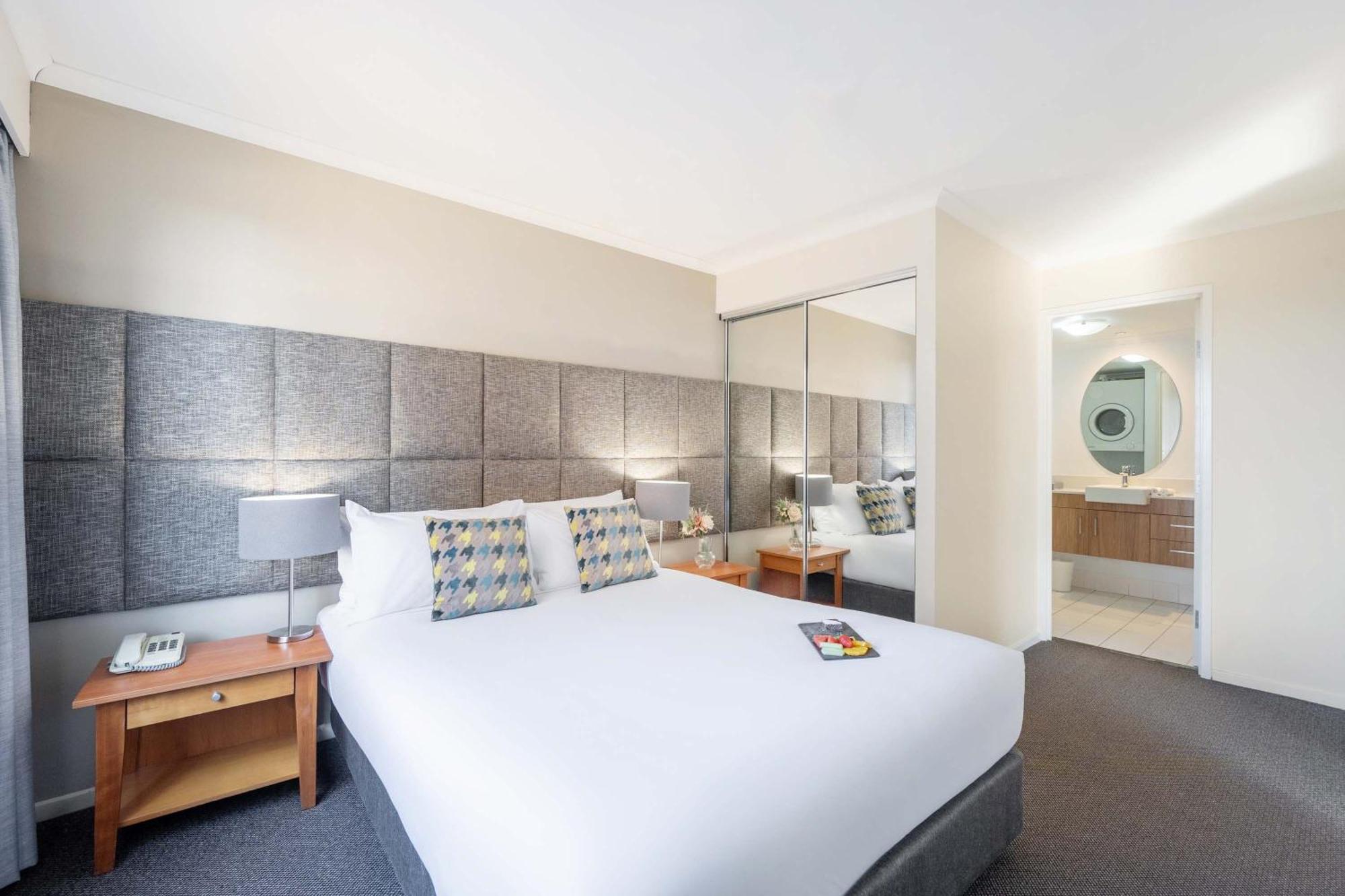 Aparthotel Mantra On Northbourne à Canberra Extérieur photo